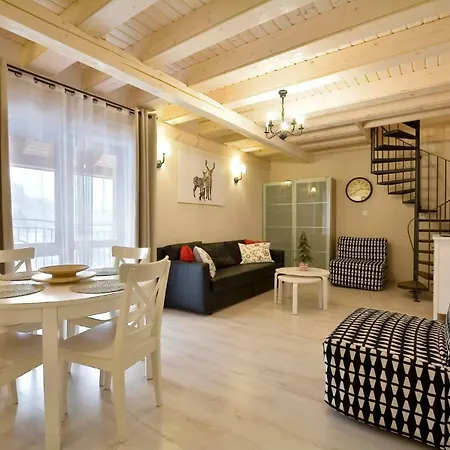 Zlote Modrzewie דוז'ניקי ז'דרוז'