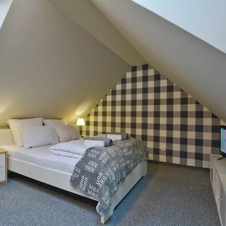 Zlote Modrzewie Apartment *