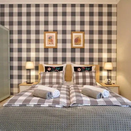 Zlote Modrzewie * ドゥシュニキ・ズドルイ