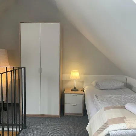 Zlote Modrzewie * דוז'ניקי ז'דרוז'