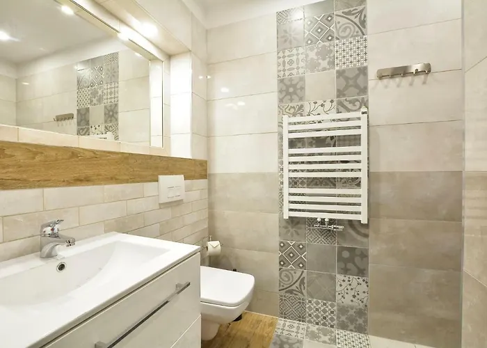 Zlote Modrzewie ドゥシュニキ・ズドルイ