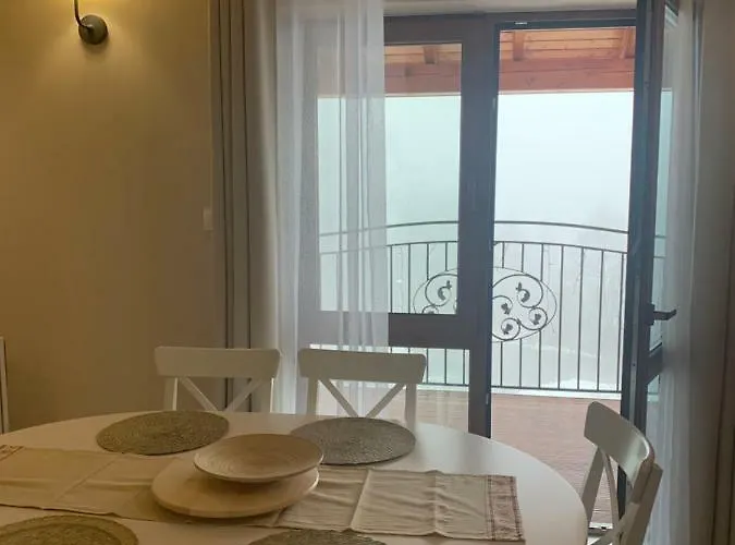 Zlote Modrzewie アパート *