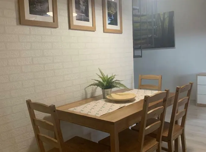 アパート Zlote Modrzewie ドゥシュニキ・ズドルイ